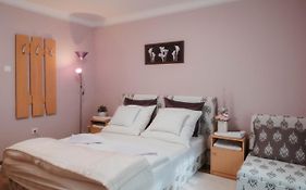 Tavasz Apartman